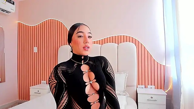 SofiiSweet  online show from October 30, 2025, 2:29 pm