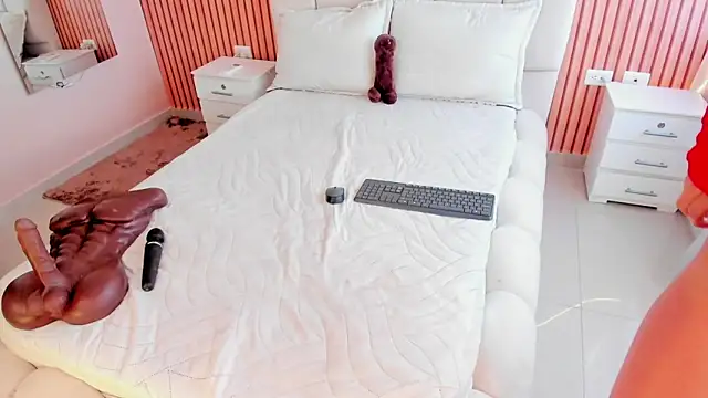 SofiiSweet  online show from November 13, 2025, 1:21 pm