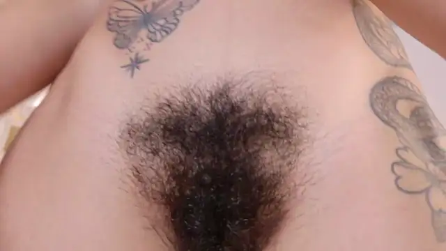 Snapshot of hairy_samantha chatting on January 19, 2025, 7:15 pm hairy samantha online show from January 19, 2025, 7:15 pm