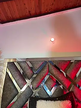 LylaLee111 online show from March 18, 2025, 12:58 pm