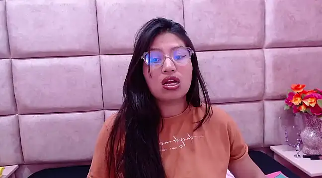 Snapshot of Miaa_Smiith_ chatting on January 5, 2025, 6:24 am Miaa Smiith online show from January 5, 2025, 6:24 am