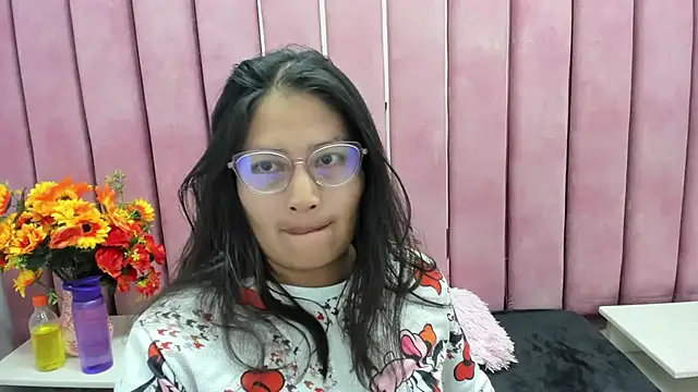 Snapshot of Miaa_Smiith_ chatting on October 24, 2025, 3:14 am Miaa Smiith online show from October 24, 2025, 3:14 am