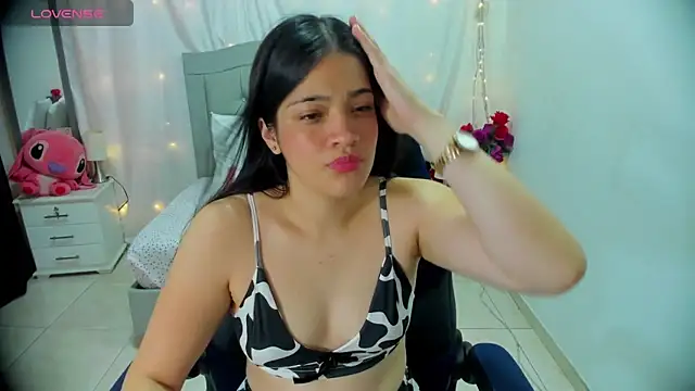 Snapshot of Alison_girl20 chatting on January 7, 2025, 10:52 pm Alison girl20 online show from January 7, 2025, 10:52 pm