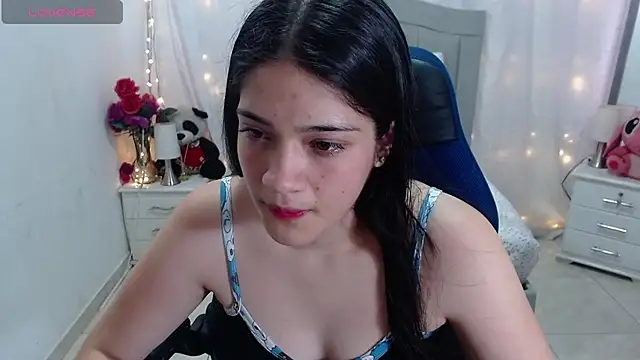 Snapshot of Alison_girl20 chatting on February 5, 2025, 8:35 pm Alison girl20 online show from February 5, 2025, 8:35 pm