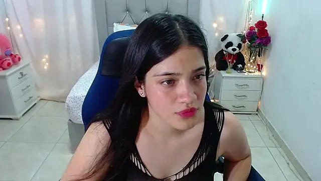 Snapshot of Alison_girl20 chatting on March 3, 2025, 8:32 pm Alison girl20 online show from March 3, 2025, 8:32 pm