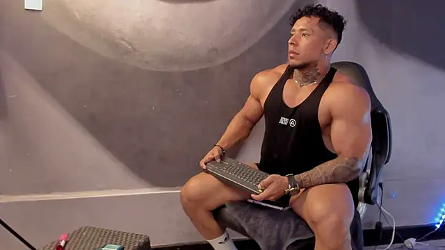 Snapshot of bradley_smith chatting on January 18, 2025, 10:49 am bradley smith online show from January 18, 2025, 10:49 am