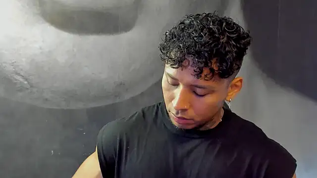 Snapshot of bradley_smith chatting on January 19, 2025, 1:00 am bradley smith online show from January 19, 2025, 1:00 am