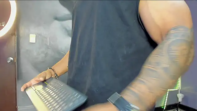 Snapshot of bradley_smith chatting on February 3, 2025, 5:51 am bradley smith online show from February 3, 2025, 5:51 am