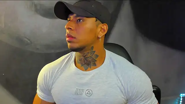 Snapshot of bradley_smith chatting on February 4, 2025, 7:40 am bradley smith online show from February 4, 2025, 7:40 am