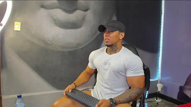 Snapshot of bradley_smith chatting on February 4, 2025, 10:43 am bradley smith online show from February 4, 2025, 10:43 am