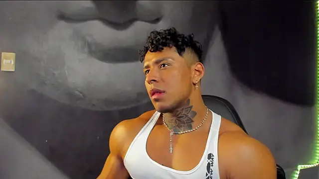 Snapshot of bradley_smith chatting on February 12, 2025, 5:58 pm bradley smith online show from February 12, 2025, 5:58 pm