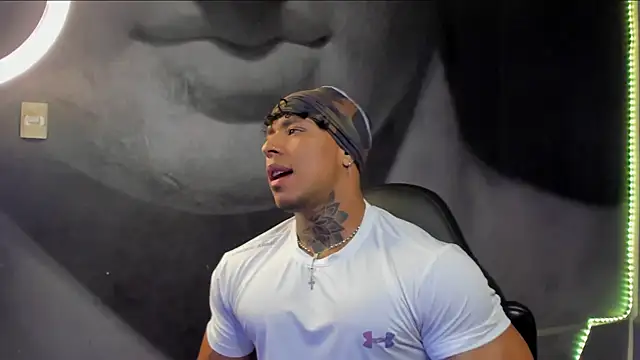 Snapshot of bradley_smith chatting on February 14, 2025, 2:07 am bradley smith online show from February 14, 2025, 2:07 am