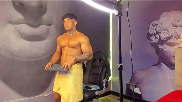 Snapshot of bradley_smith chatting on February 15, 2025, 9:38 am bradley smith online show from February 15, 2025, 9:38 am