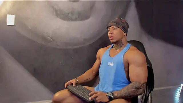 Snapshot of bradley_smith chatting on February 18, 2025, 8:27 am bradley smith online show from February 18, 2025, 8:27 am