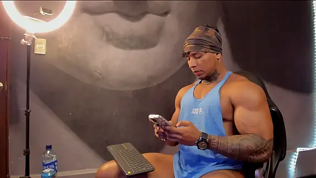 Snapshot of bradley_smith chatting on February 18, 2025, 11:33 am bradley smith online show from February 18, 2025, 11:33 am