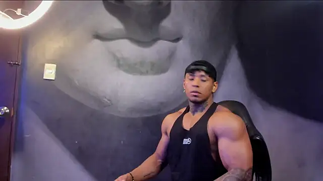 Snapshot of bradley_smith chatting on February 19, 2025, 12:00 pm bradley smith online show from February 19, 2025, 12:00 pm