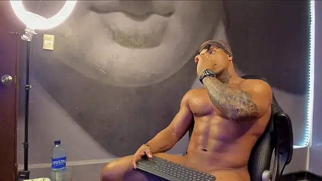 Snapshot of bradley_smith chatting on February 23, 2025, 6:39 am bradley smith online show from February 23, 2025, 6:39 am