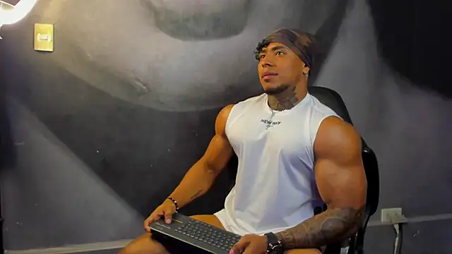 Snapshot of bradley_smith chatting on March 5, 2025, 7:16 am bradley smith online show from March 5, 2025, 7:16 am