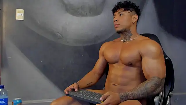 Snapshot of bradley_smith chatting on March 7, 2025, 8:13 am bradley smith online show from March 7, 2025, 8:13 am