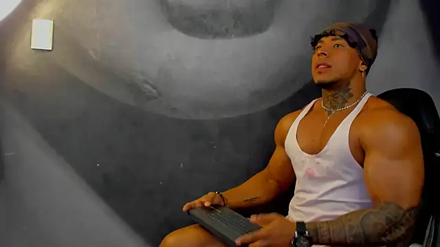 Snapshot of bradley_smith chatting on March 10, 2025, 9:40 pm bradley smith online show from March 10, 2025, 9:40 pm