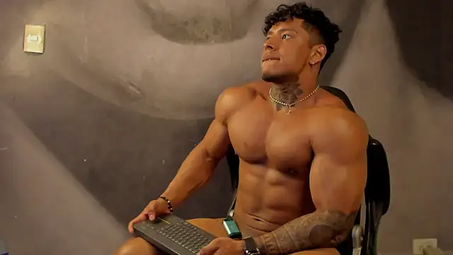 Snapshot of bradley_smith chatting on March 11, 2025, 1:01 pm bradley smith online show from March 11, 2025, 1:01 pm