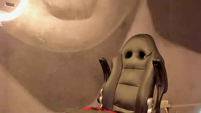 Snapshot of bradley_smith chatting on March 18, 2025, 3:10 pm bradley smith online show from March 18, 2025, 3:10 pm