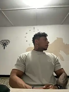 Snapshot of bradley_smith chatting on September 19, 2025, 1:07 am bradley smith online show from September 19, 2025, 1:07 am