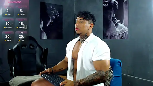 Snapshot of bradley_smith chatting on October 6, 2025, 12:30 am bradley smith online show from October 6, 2025, 12:30 am