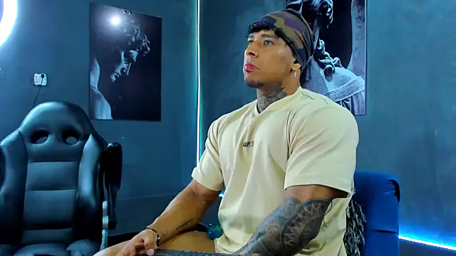 Snapshot of bradley_smith chatting on October 14, 2025, 2:45 am bradley smith online show from October 14, 2025, 2:45 am