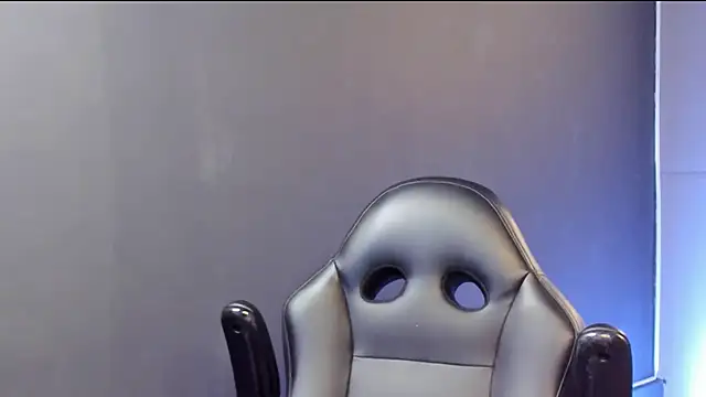 Snapshot of bradley_smith chatting on November 1, 2025, 4:03 am bradley smith online show from November 1, 2025, 4:03 am