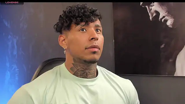 Snapshot of bradley_smith chatting on November 19, 2025, 8:03 am bradley smith online show from November 19, 2025, 8:03 am