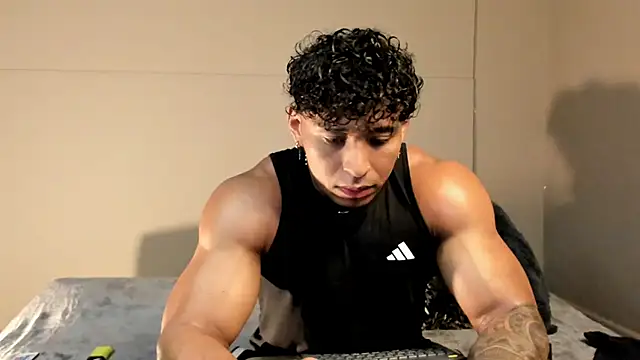 Snapshot of bradley_smith chatting on November 29, 2025, 6:38 am bradley smith online show from November 29, 2025, 6:38 am