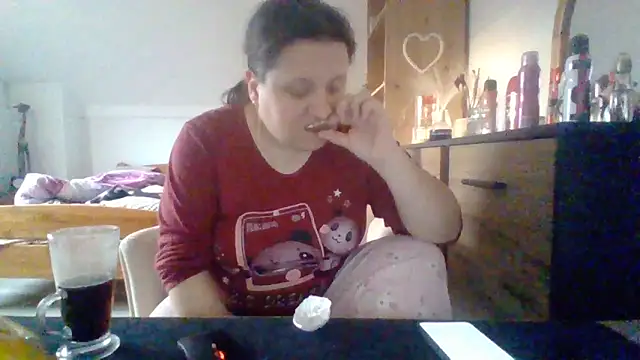 ReifeVenna online show from February 4, 2025, 3:15 pm