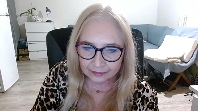 Snapshot of sofia_xkiss chatting on February 4, 2025, 6:49 pm sofia xkiss online show from February 4, 2025, 6:49 pm