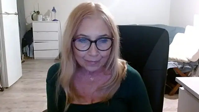 Snapshot of sofia_xkiss chatting on February 25, 2025, 5:58 pm sofia xkiss online show from February 25, 2025, 5:58 pm