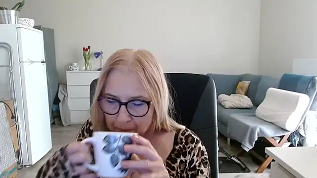 Snapshot of sofia_xkiss chatting on March 11, 2025, 10:51 am sofia xkiss online show from March 11, 2025, 10:51 am
