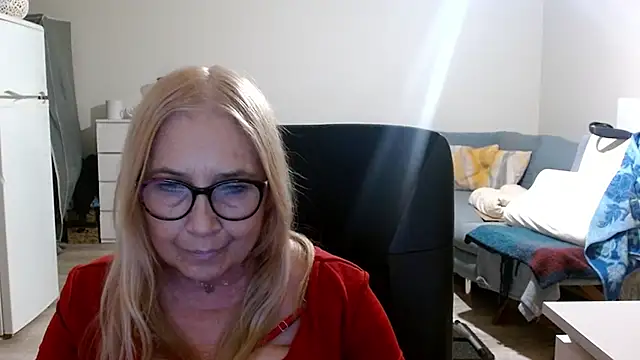 Snapshot of sofia_xkiss chatting on March 18, 2025, 5:42 pm sofia xkiss online show from March 18, 2025, 5:42 pm