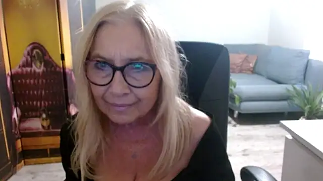 sofia xkiss online show from October 26, 2025, 2:45 pm