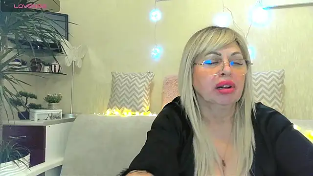 Snapshot of SusieNoreen chatting on January 29, 2025, 10:48 am SusieNoreen online show from January 29, 2025, 10:48 am