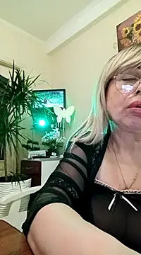 Snapshot of SusieNoreen chatting on March 18, 2025, 4:26 am SusieNoreen online show from March 18, 2025, 4:26 am