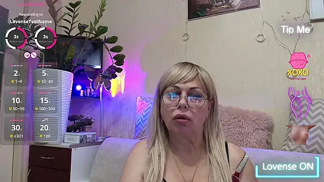 Snapshot of SusieNoreen chatting on September 14, 2025, 11:48 pm SusieNoreen online show from September 14, 2025, 11:48 pm