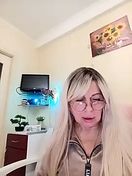 Snapshot of SusieNoreen chatting on October 5, 2025, 1:37 am SusieNoreen online show from October 5, 2025, 1:37 am