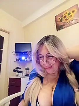 Snapshot of SusieNoreen chatting on October 20, 2025, 2:23 am SusieNoreen online show from October 20, 2025, 2:23 am