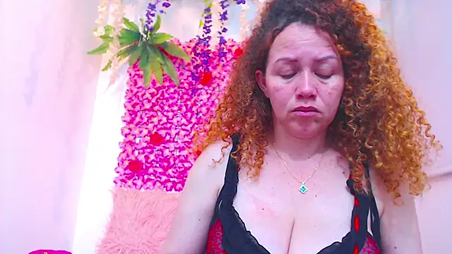 BLONDE SEXYHOT online show from November 25, 2025, 1:49 am