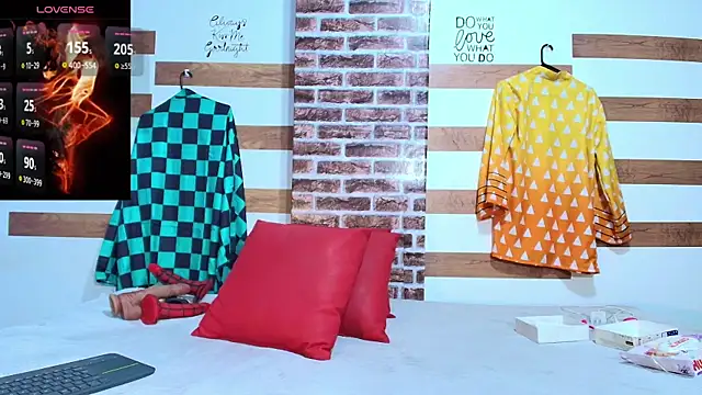 sofia fer online show from November 15, 2025, 2:31 am