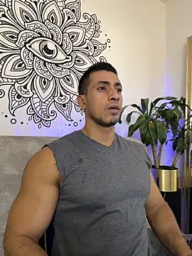 Snapshot of aaroncolombia chatting on October 29, 2025, 10:44 pm aaroncolombia online show from October 29, 2025, 10:44 pm