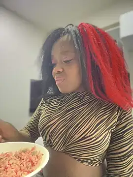 Snapshot of Thyana_LS chatting on January 21, 2025, 1:11 pm Thyana LS online show from January 21, 2025, 1:11 pm