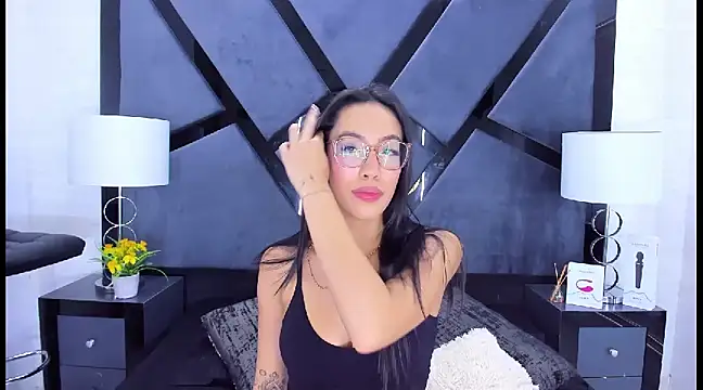 KylieWhite online show from January 8, 2025, 2:03 pm