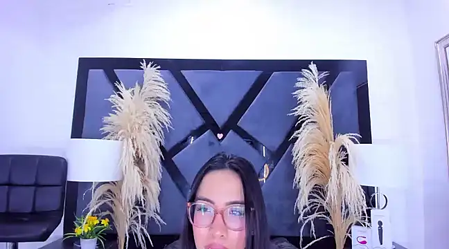 KylieWhite online show from January 14, 2025, 10:06 am