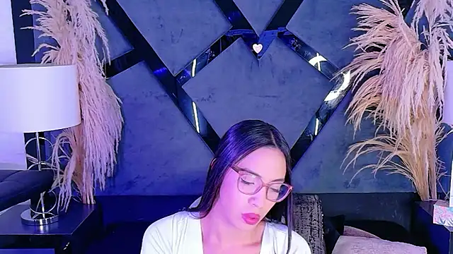 KylieWhite online show from October 30, 2025, 8:53 pm